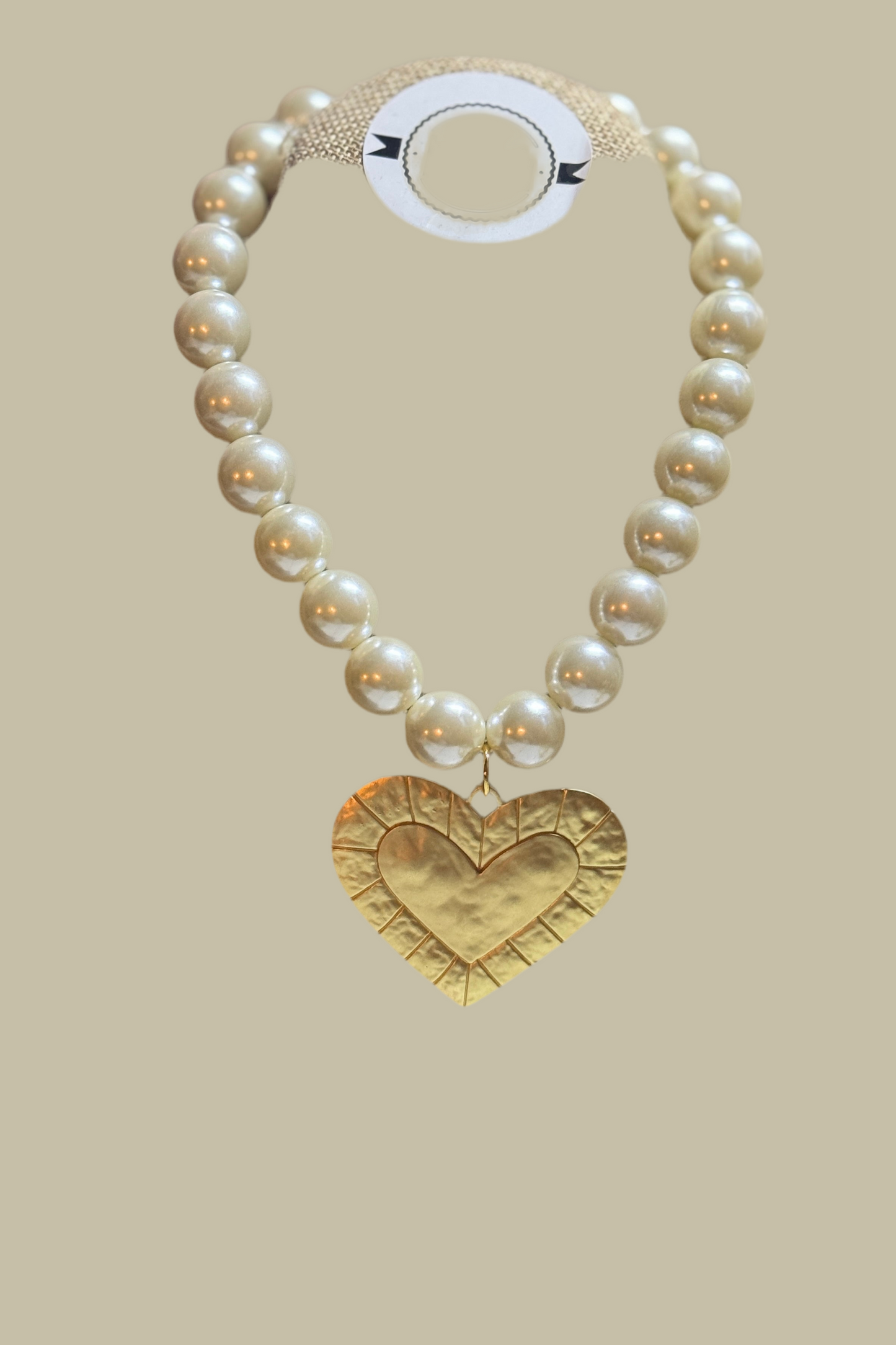PEARLS AND HEART NECKLACE