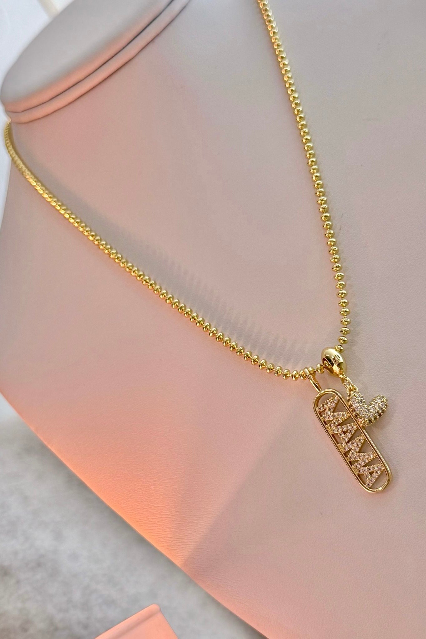 MAMA NECKLACE