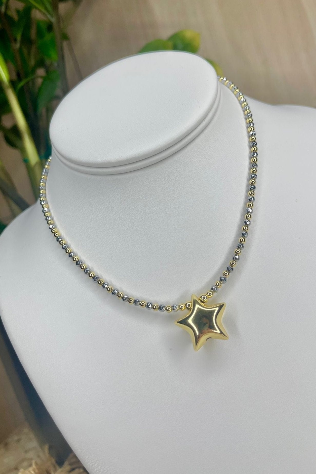 STAR NECKLACE