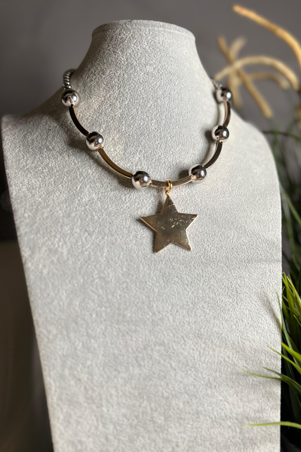 STAR NECKLACE