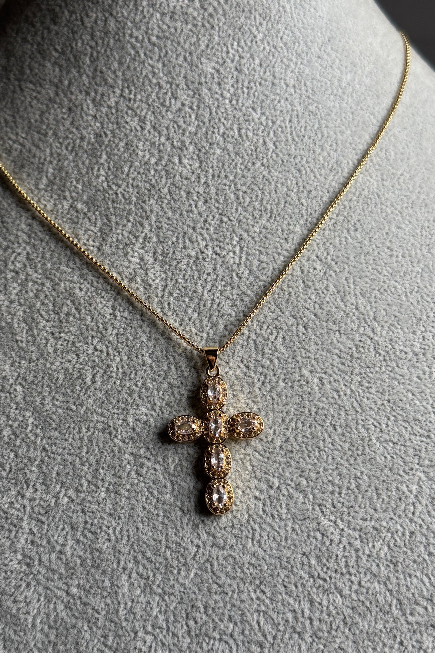 AESTHETIC CRUZ NECKLACE