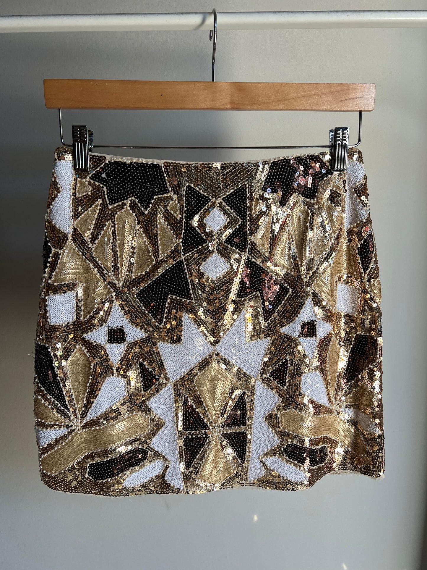 GEOMETRIC SHINNY SKIRT