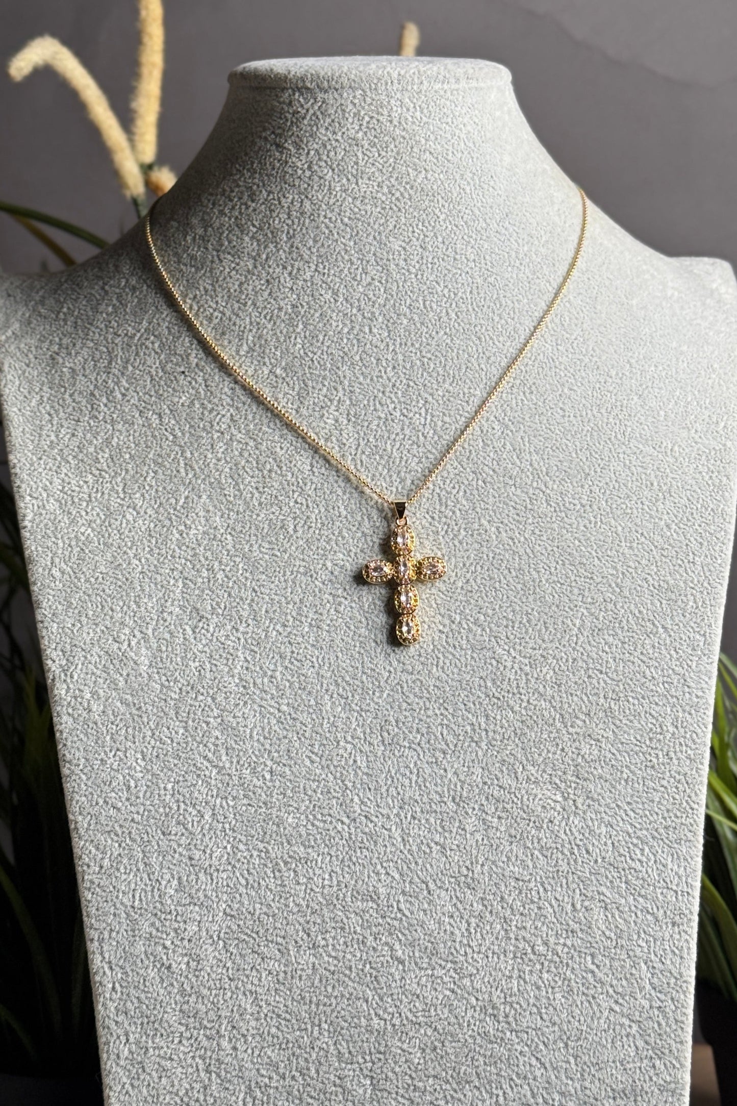 AESTHETIC CRUZ NECKLACE