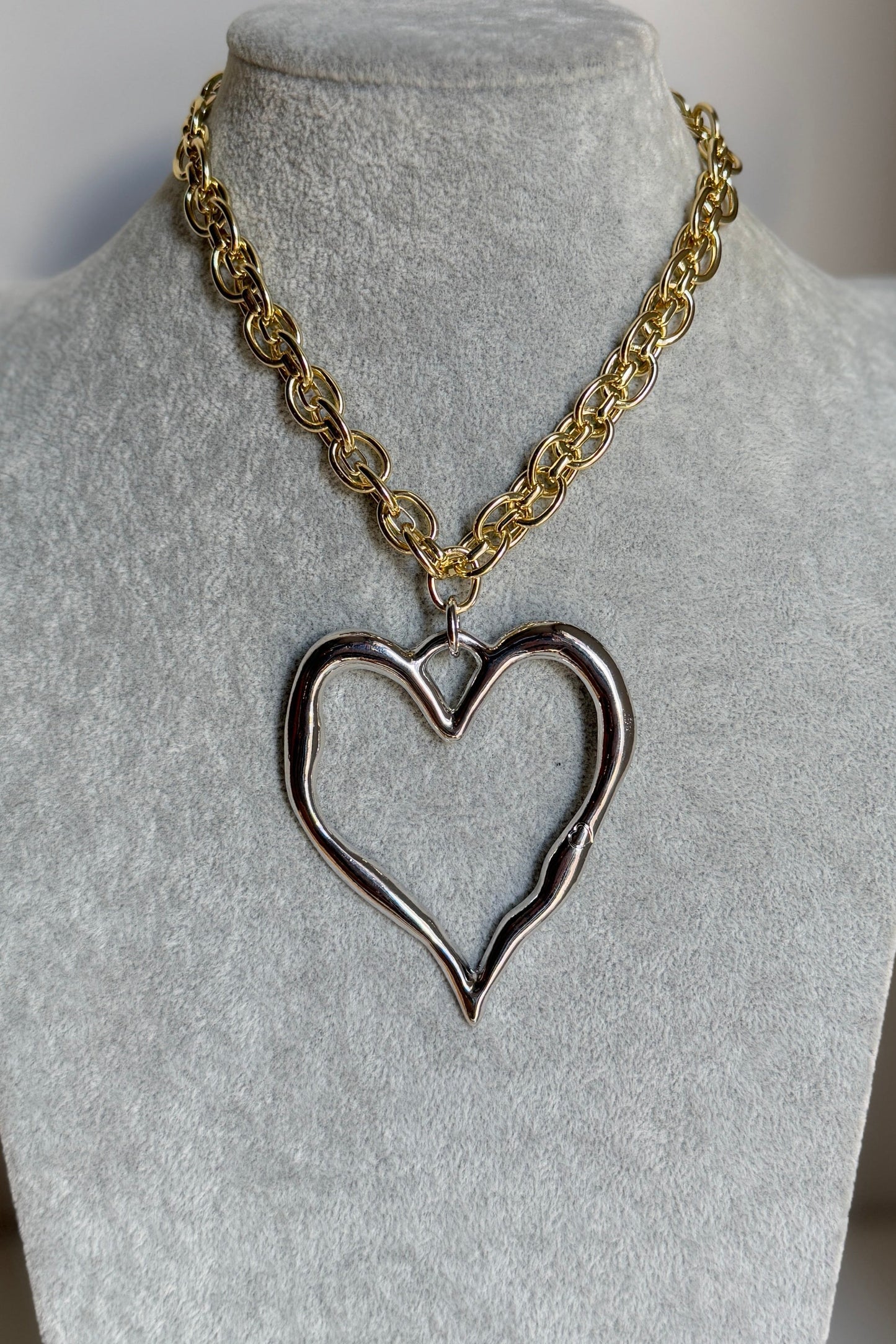 NECKLACE BIG HEART PLAIN