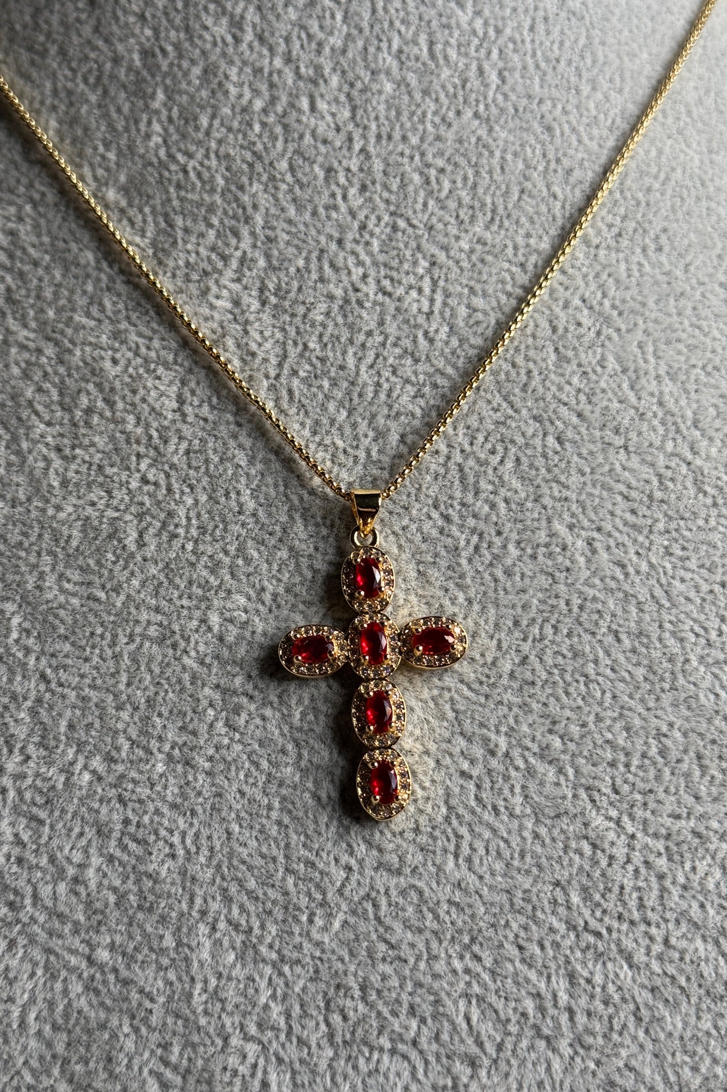 AESTHETIC RED CRUZ NECKLACE