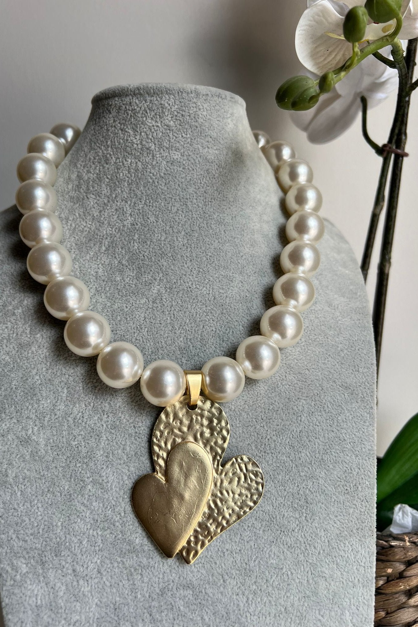 PERLS TWO HEARTS COLLAR