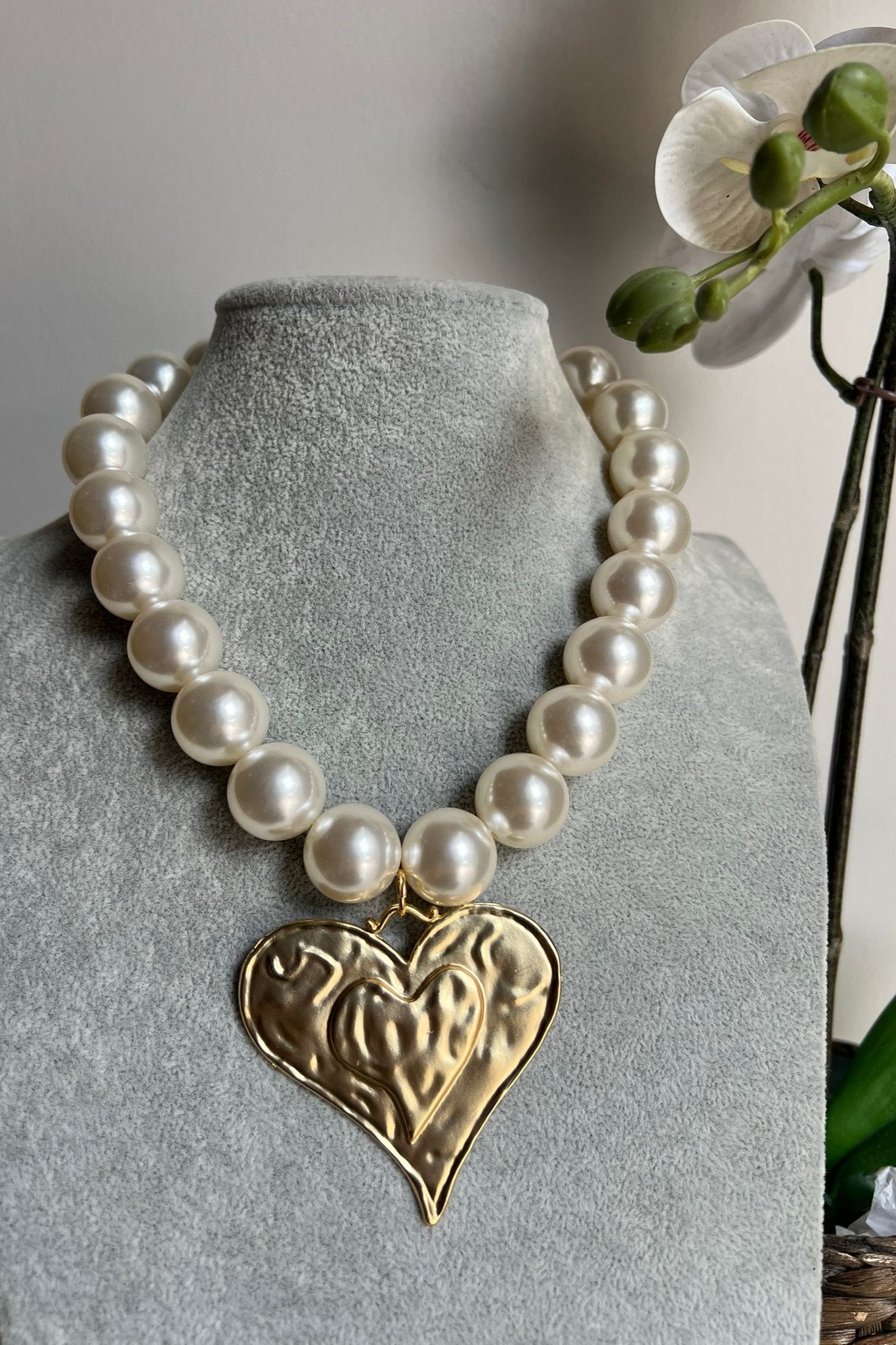 PERLS HEART COLLAR