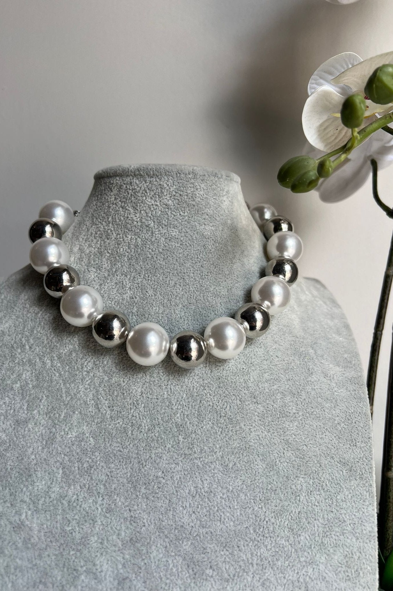 PERLS COLLAR